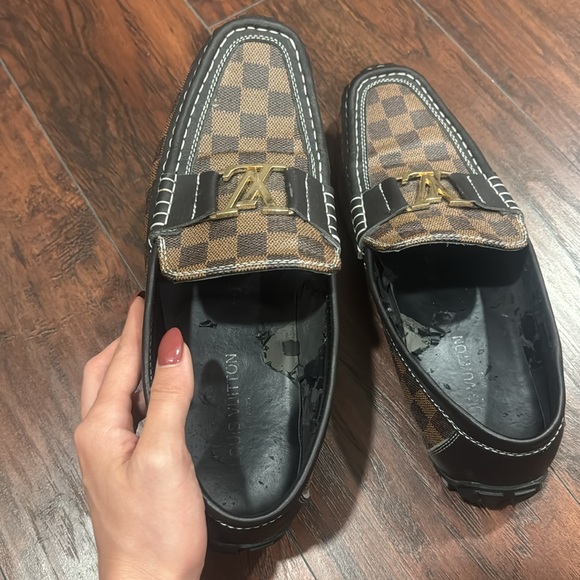 Authentic LV shoes - Picture 3 of 5